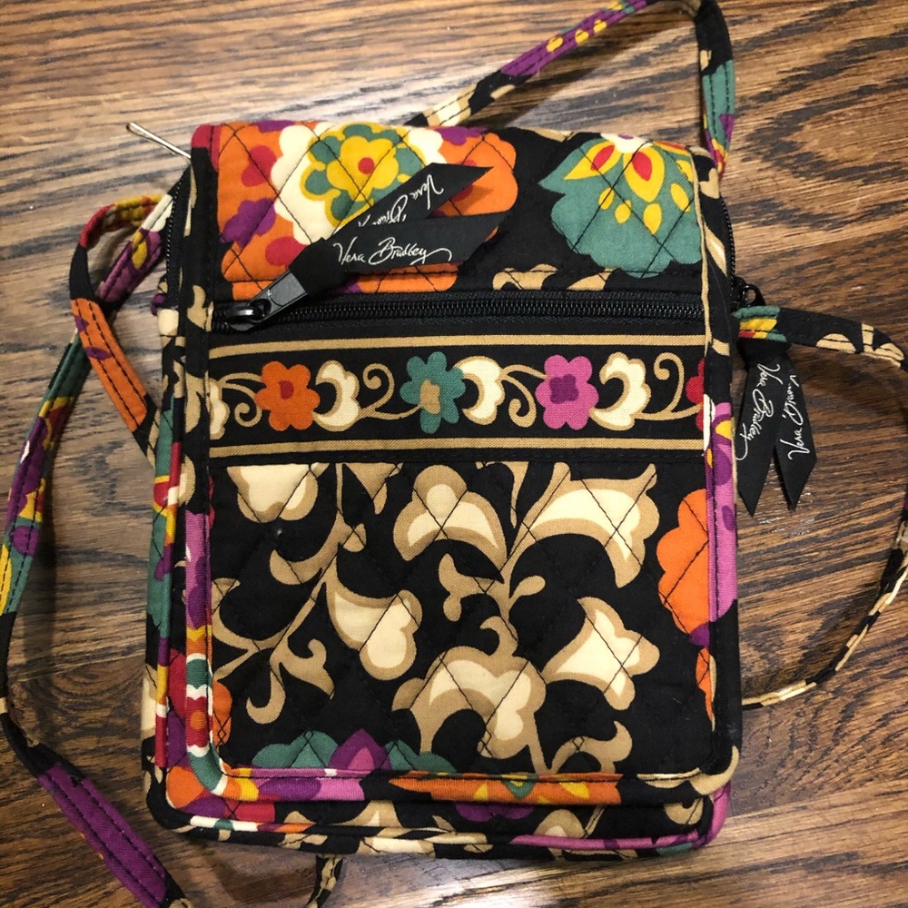 Vera Bradley crossbody! Excellent condition!